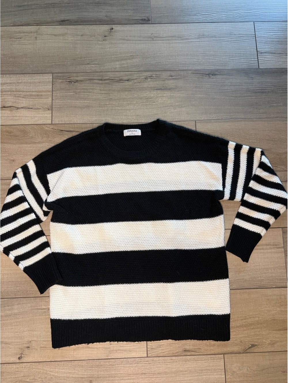 Zenana Black Ivory Striped Oversized Knit Sweater Size Large Crewneck
